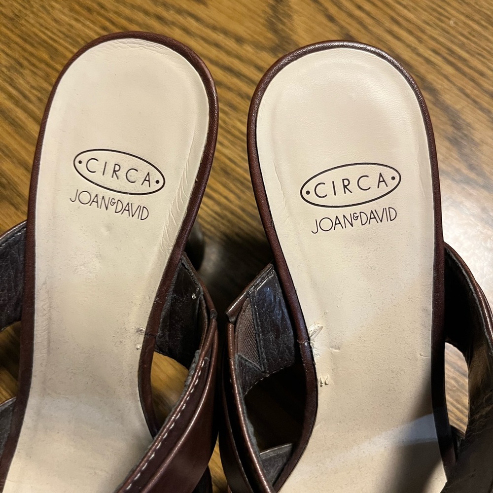 Joan & David Size 8.5 Brown Leather Women's Sandals - Picture 5 of 6